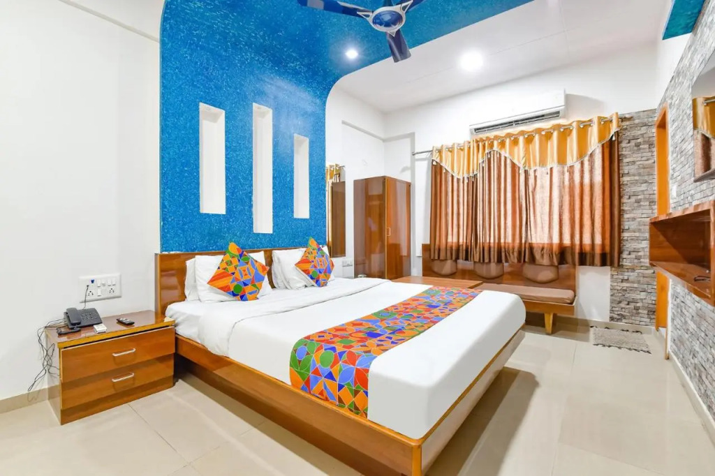 FabHotel Raj Ratna - Nr Ashram Road