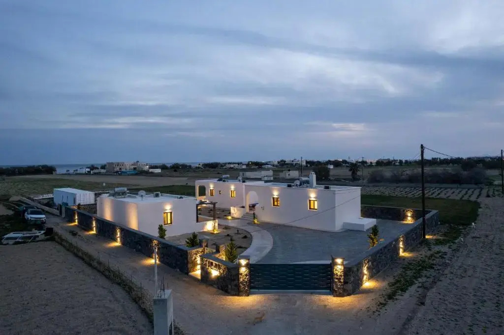 Almira Luxury Suites