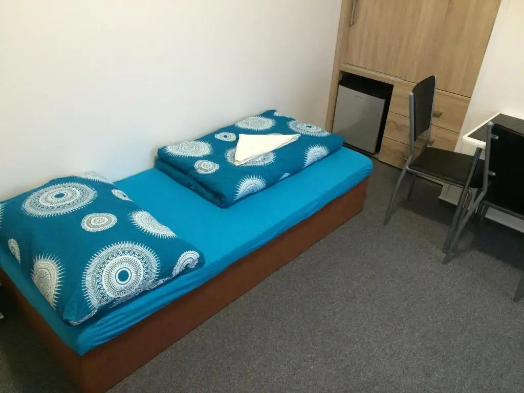 Villa Marcus - rodinný relax 200m od Penzionu Kometa, u jezera s grilem a sdílenou kuchyní