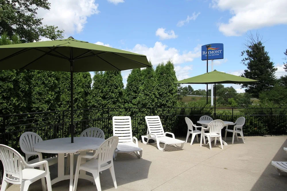 Baymont Inn & Suites Muskegon