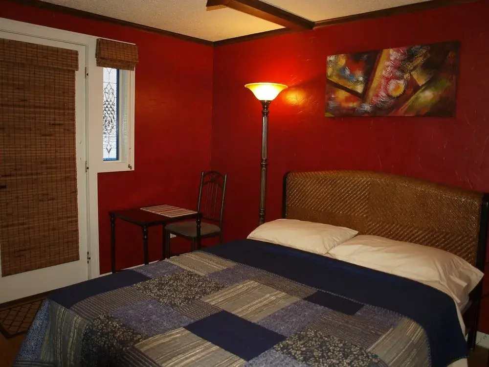 Riverside Motel