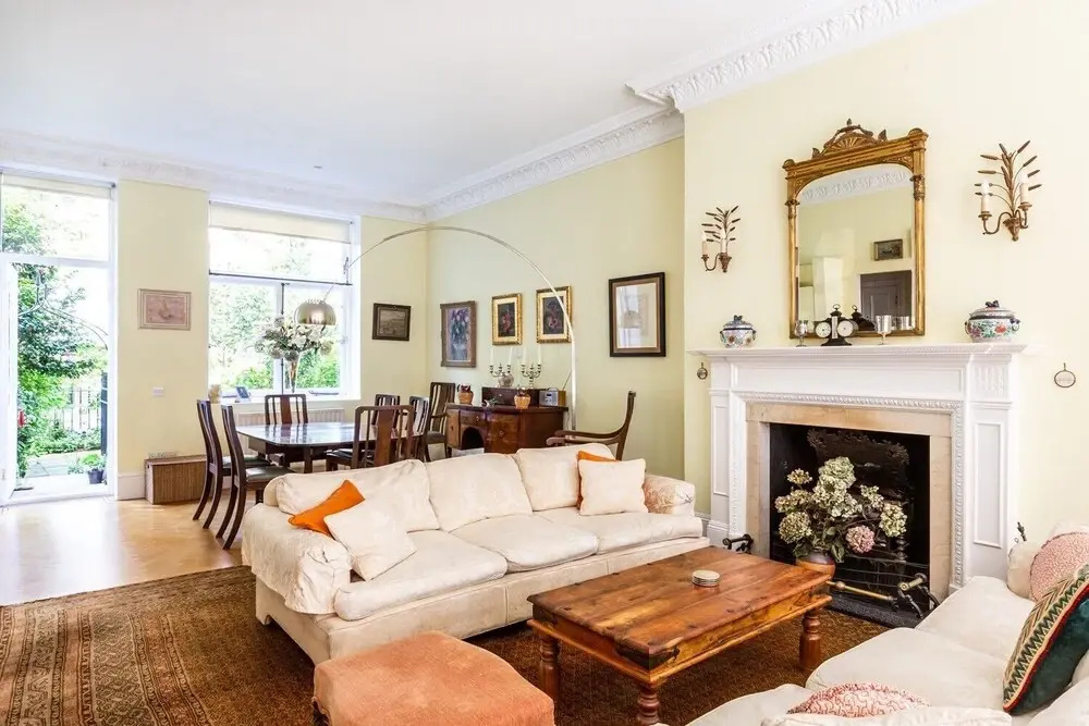 Stylish apartment on quiet street parallel to Kings Road, Chelsea