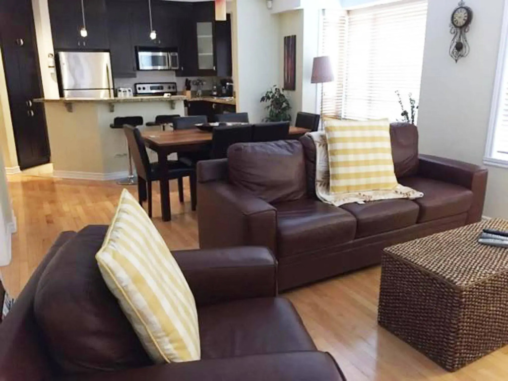 ApartHotelMontreal by Les Terrasses Saint Urbain 2225I2