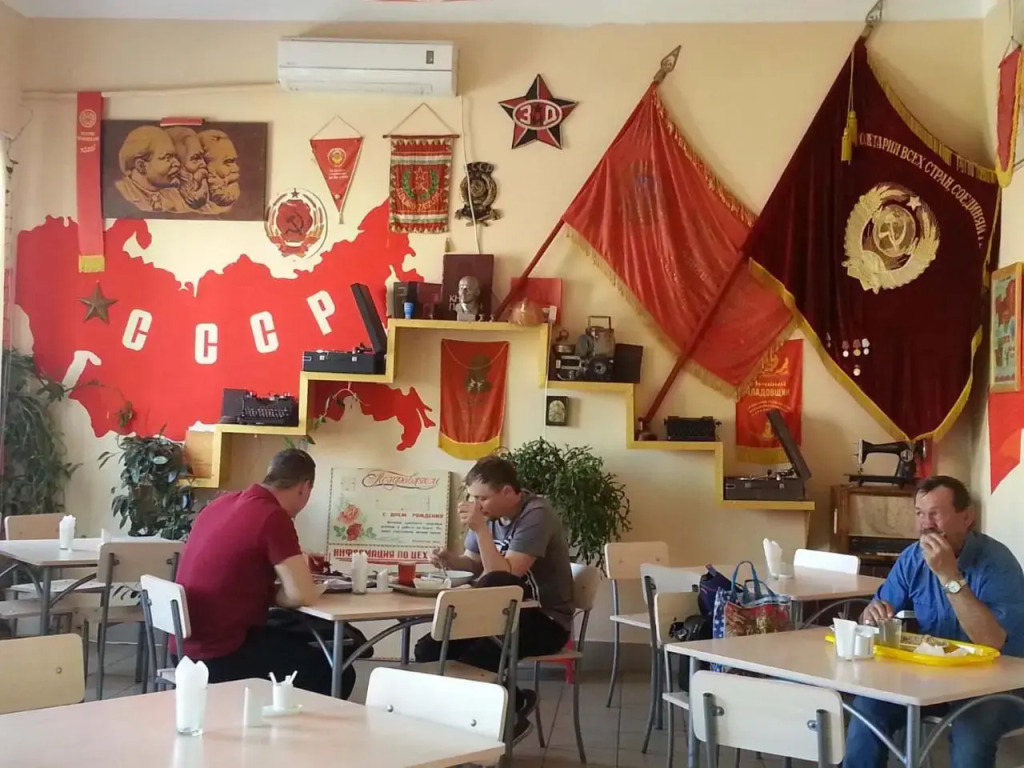 Lenin Guest House & Tours