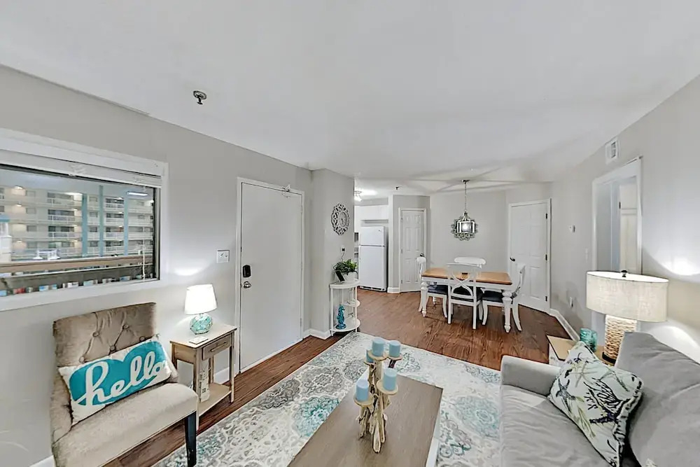 3211hhre 2 Bedroom Condo