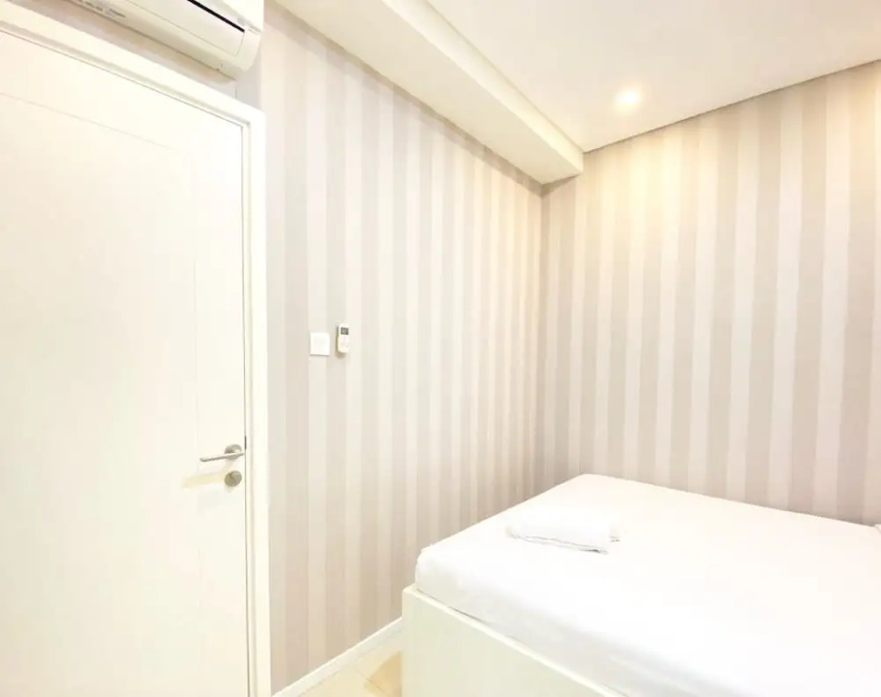 Spacious And Minimalist 2Br Apartment At Parahyangan Residence