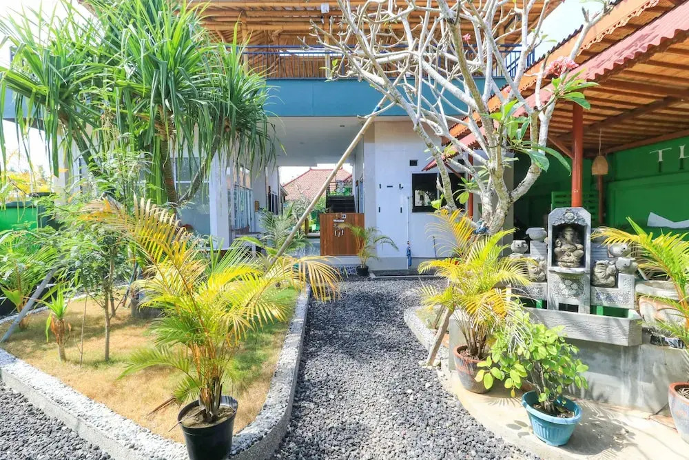The Green Groves Hostel