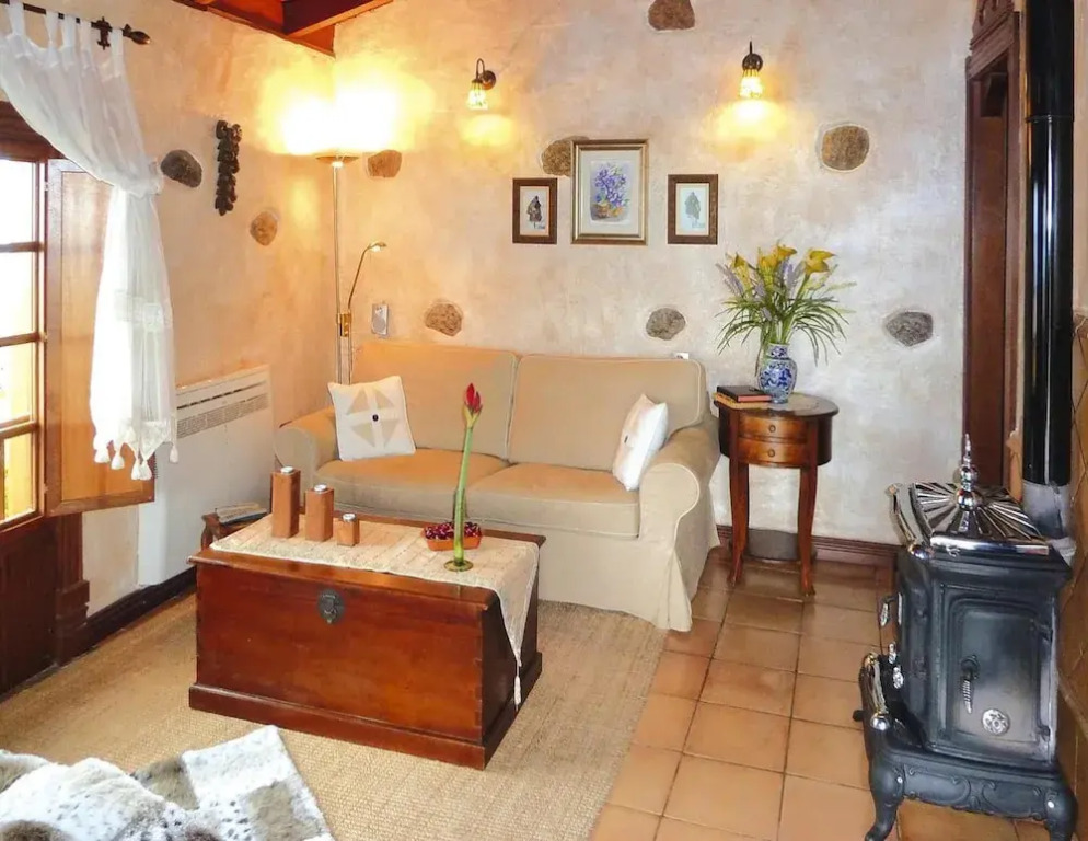 Seaview Holiday Home for 4
