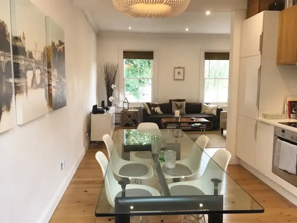 2 Bedroom Home With A Garden