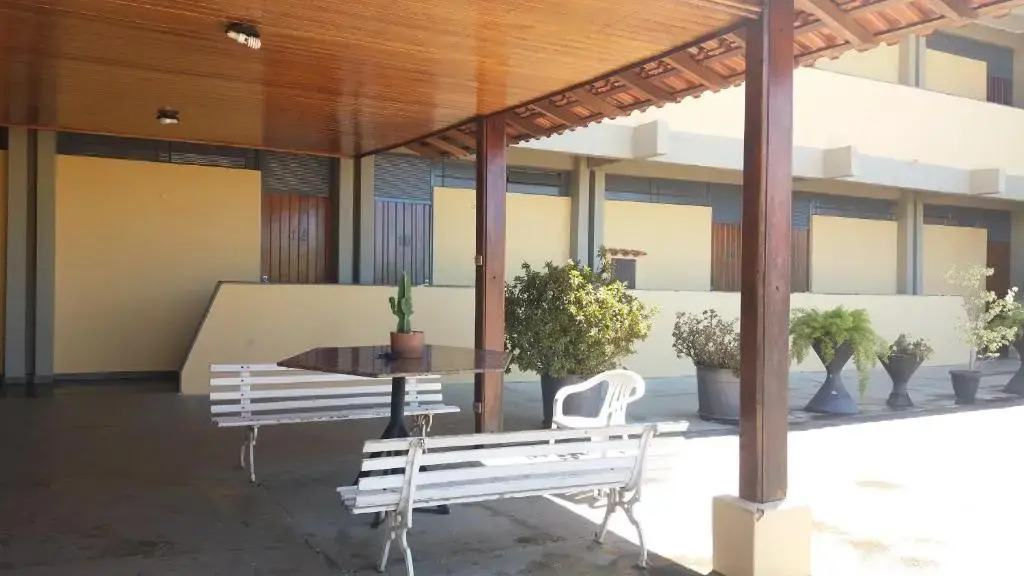 Falcon Hotel