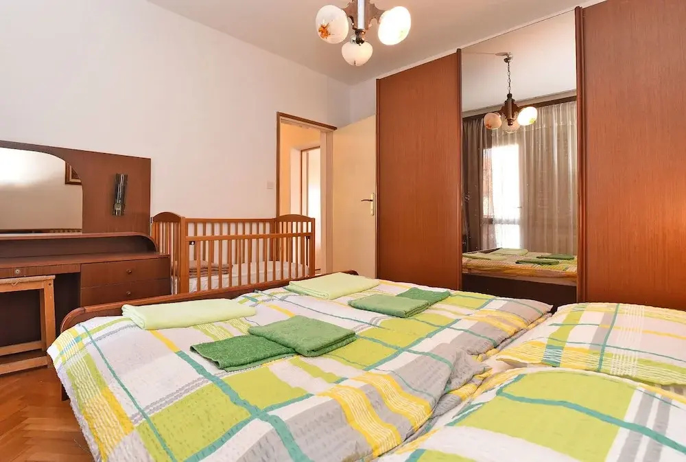 Apartment 74