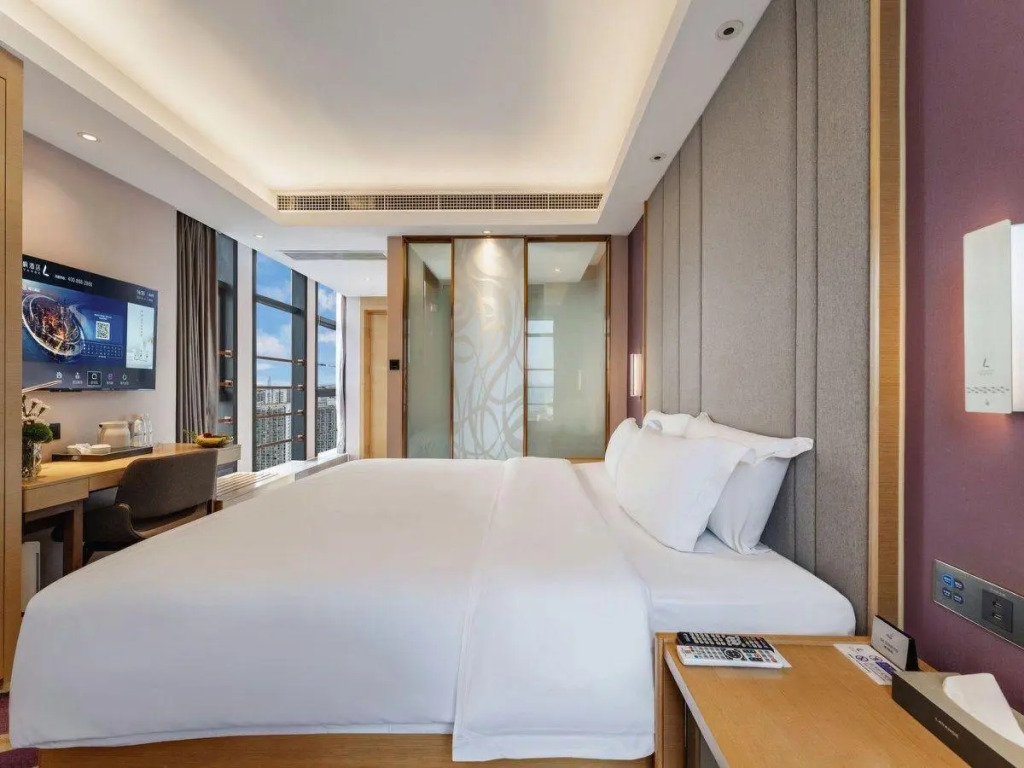 Lavande Hotel (Chongqing Yangjiaping Pedestrian Street Metro Station)