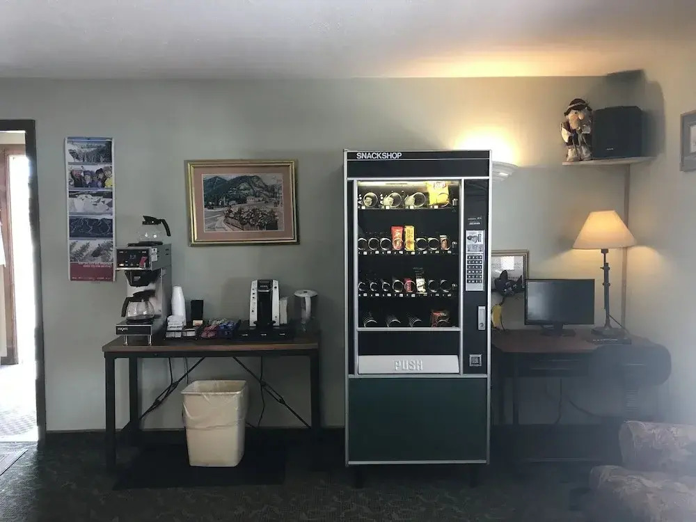 Snowshoe Motel