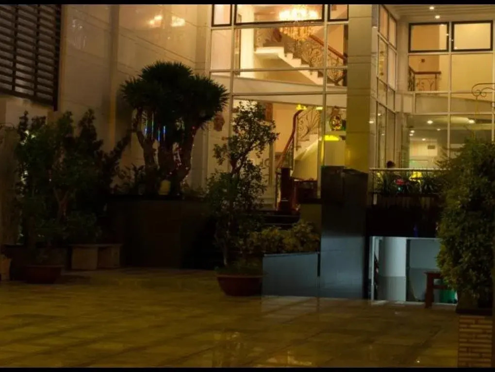 Quang Hoa Airport Hotel