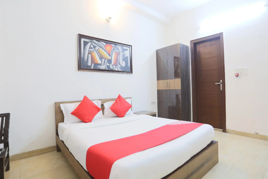 SPTO ON 72757 Gold Guest House