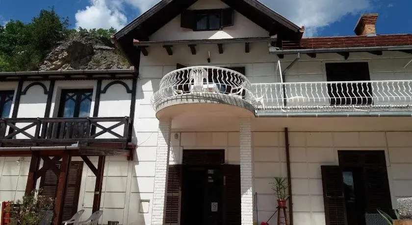 Valcsics Villa Panzió