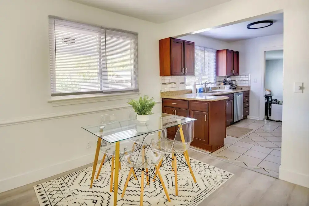 Pet-friendly Norfolk Retreat ~ 7 Mi to Beach!