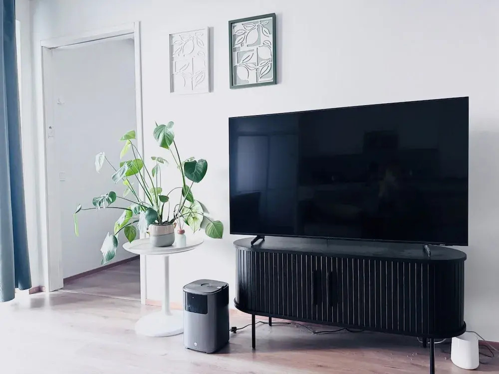 Scandi Sun 2BR With Lemon Accents