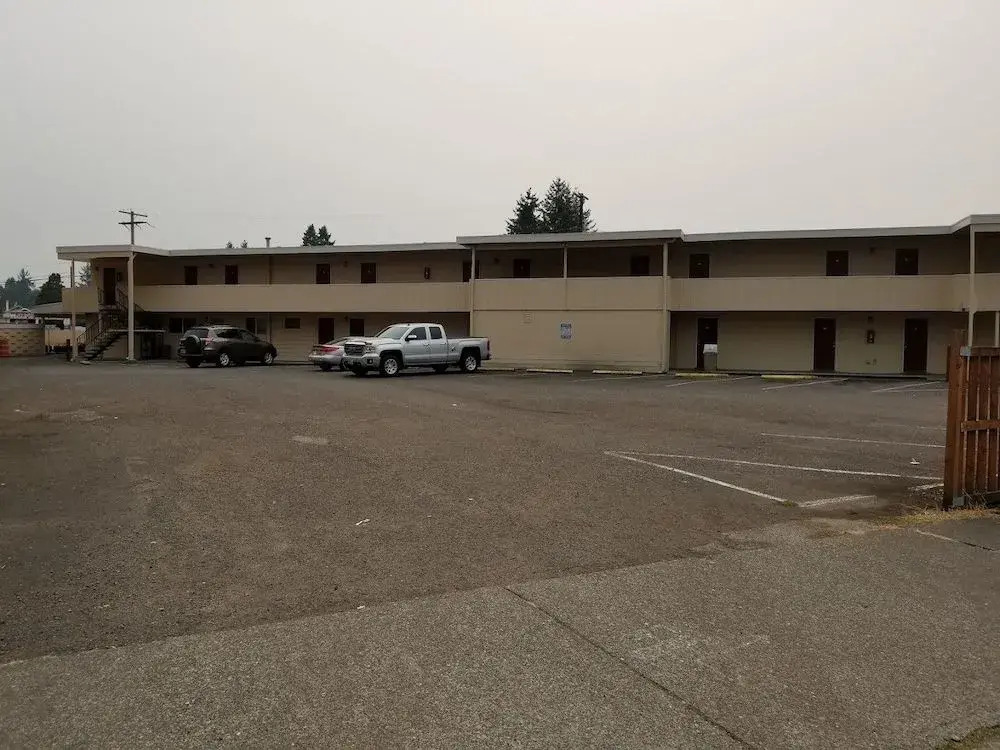 Auburn Motel