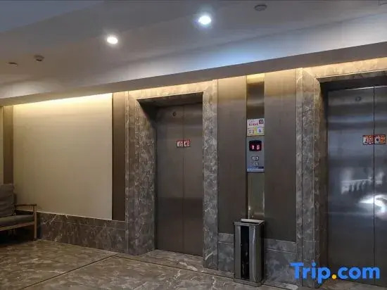 Oriental Roman Holiday Hotel
