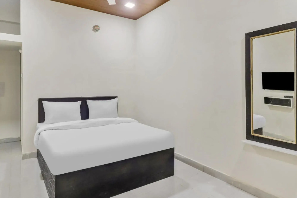 OYO 86527 Hotel Vijay Residency