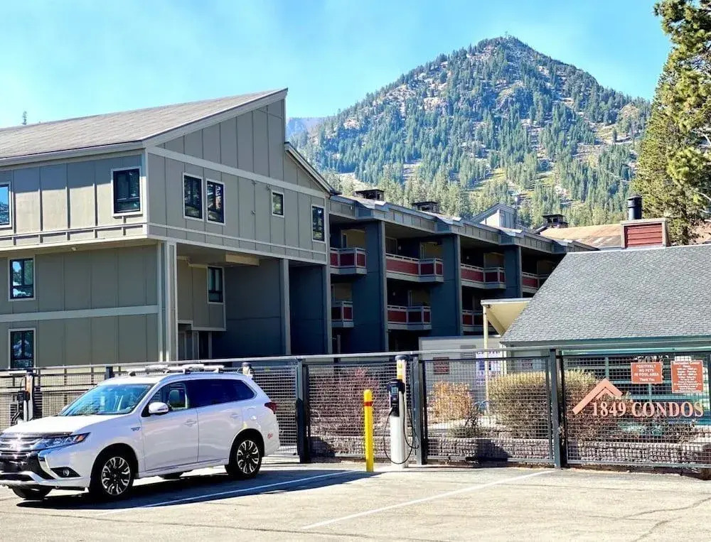 Slopeside At 1849 Condos