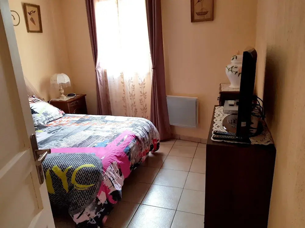 House With 2 Bedrooms in Ver-sur-mer, With Enclosed Garden - 100 m From the Beach