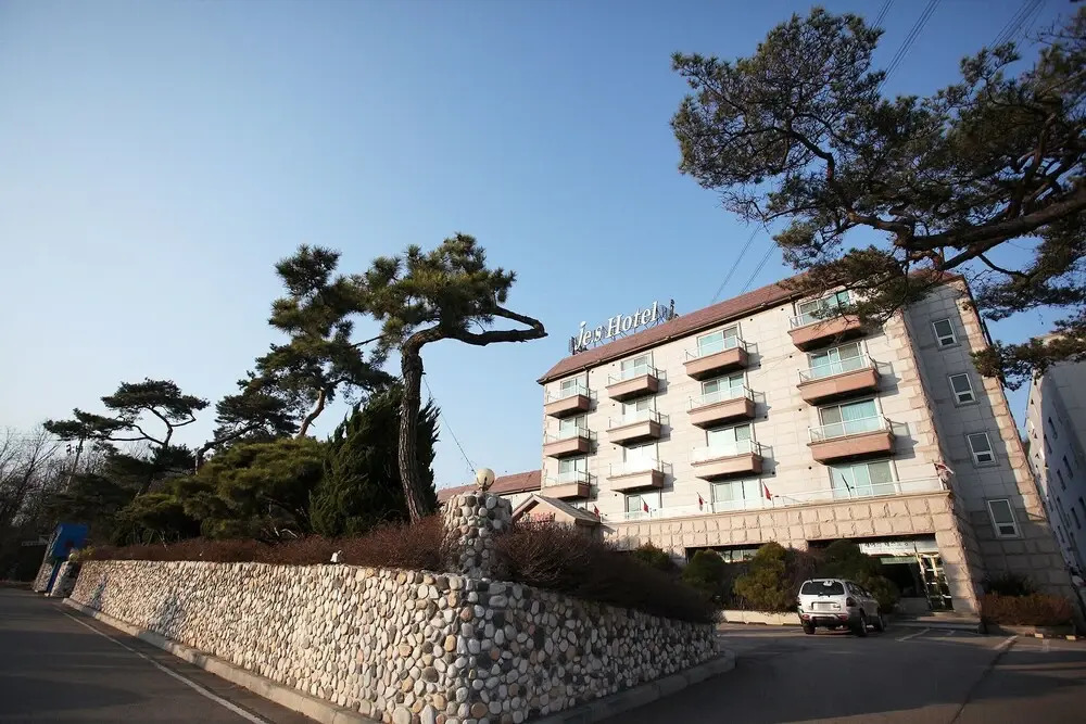 Jes Hot Spring Hotel