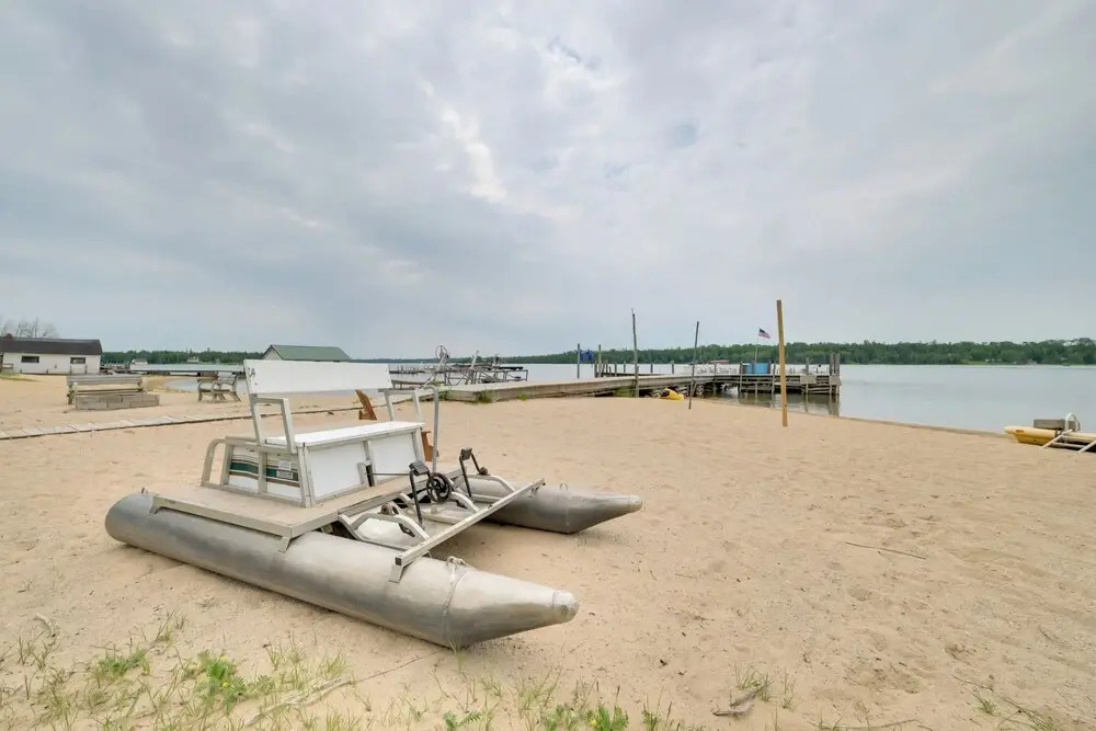 Complimentary Boat Rentals! Lake Huron Cabin
