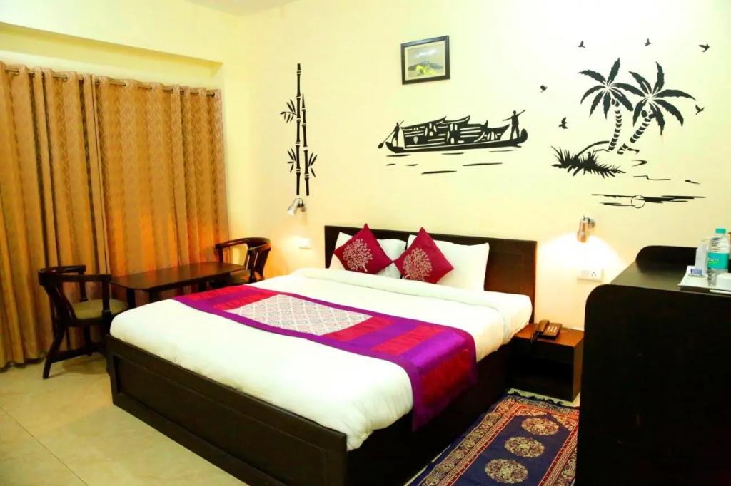 Hotel Avlokan - Near Kainchi Dham Mandir