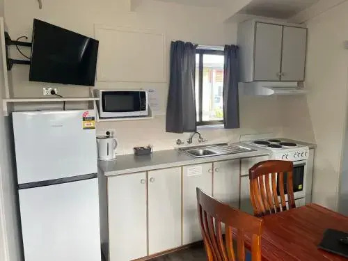 Lakes Main Holiday Park