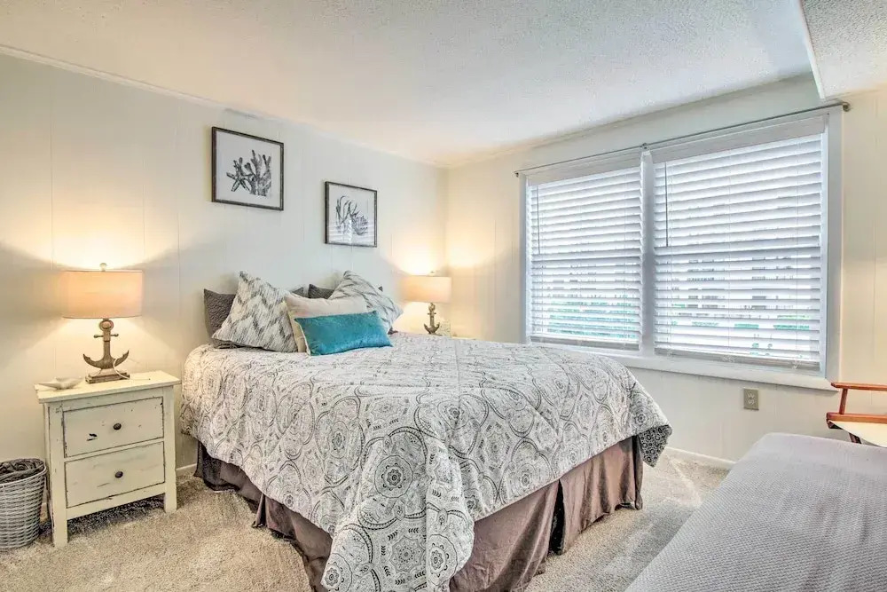 Walk to Maryland Beach: Coastal Condo w/ Balcony