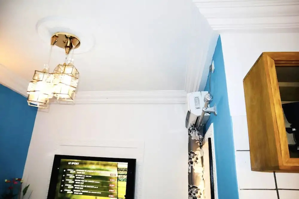 1 Bed Studio Sleeps 2 - Canal Views, Balcony, Wifi