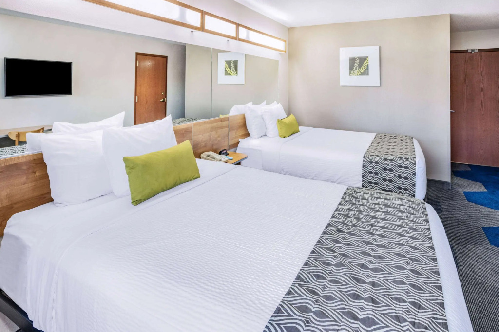 Microtel Inn & Suites by Wyndham Johnstown