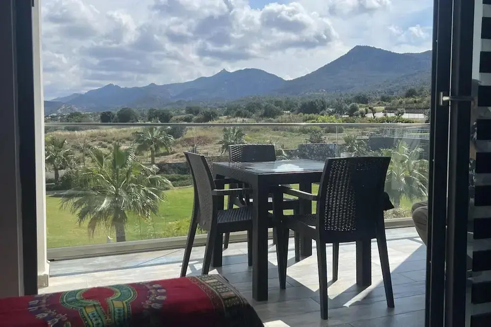 Hermes Penthouse Apartment With Mountain View