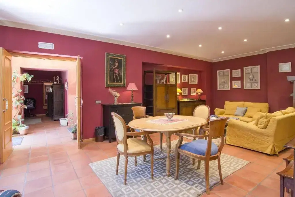 Hotel Sara De Ur