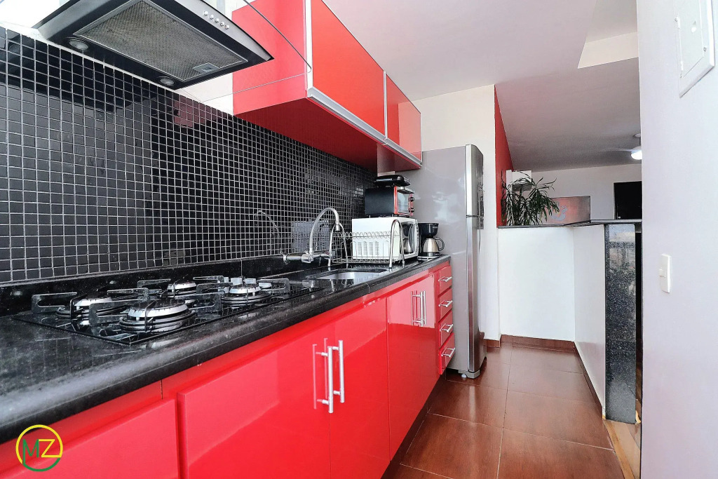 Linda Cobertura duplex com varanda e piscina e proximo da praia de Copacabana!
