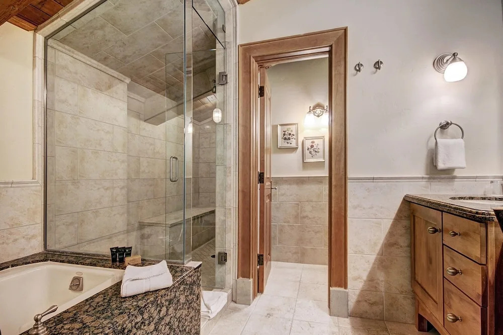 Premier Mountainside 2 BR Condo at Lodge at Vail by RedAwning - Save 20% on 7+ Nights