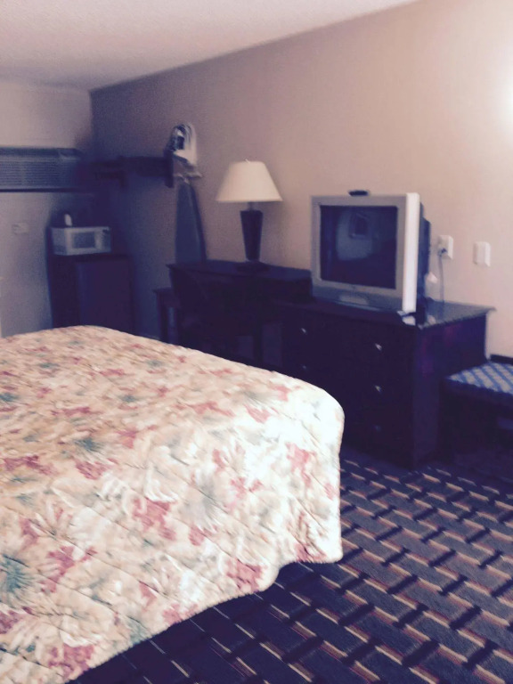 Budget Inn East