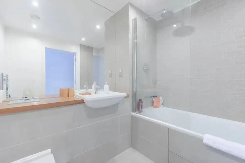 Vibrant 1BD Flat w/ Private Balcony, Camberwell!