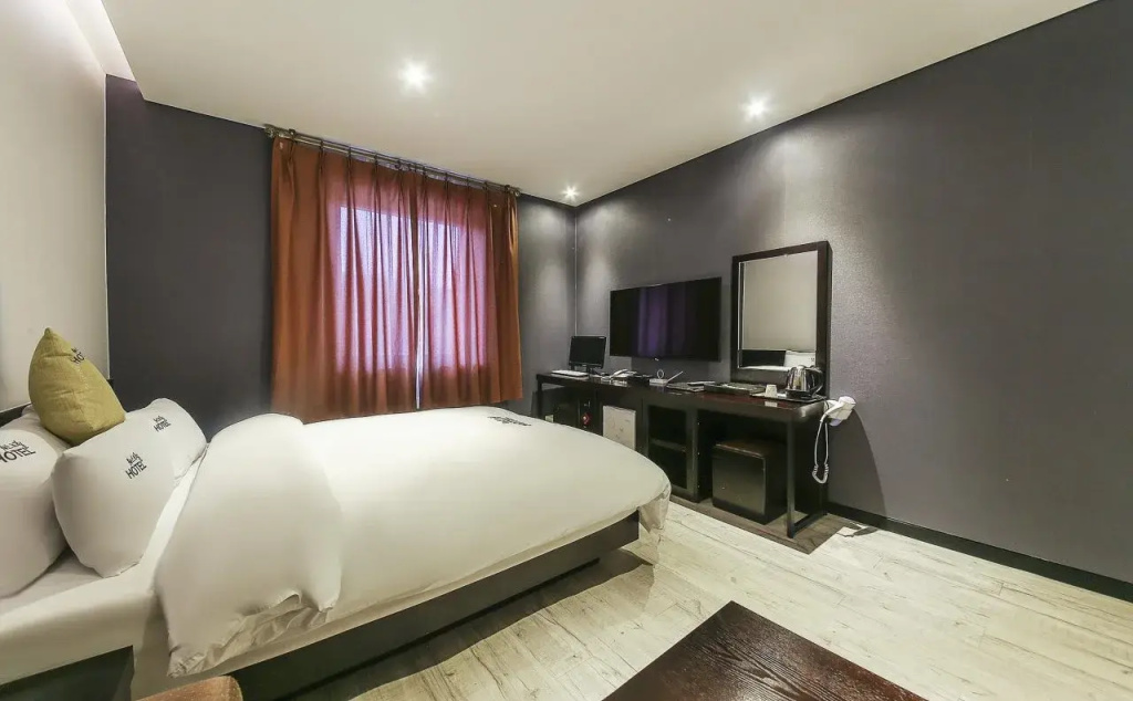 West Hill Hotel