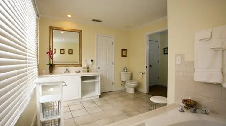 The Veranda Bed  Breakfast