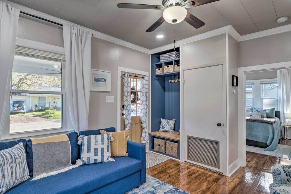 Central Cottage w/ Grill, 1 Mi to Cajun Field