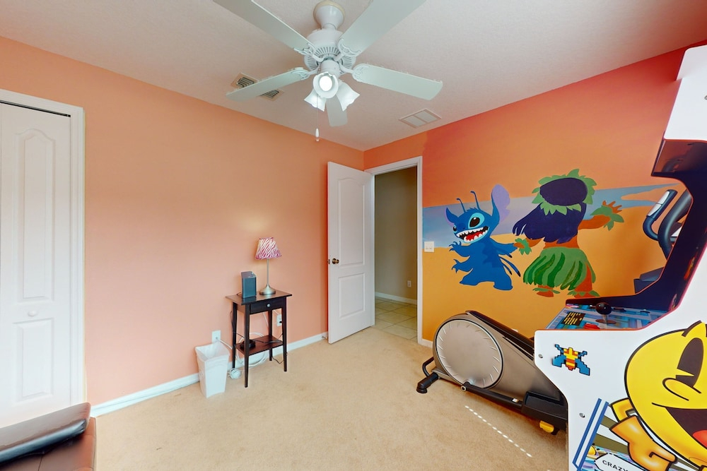 Your Florida Getaway for Fun, Pool, and Games, not far From Disney
