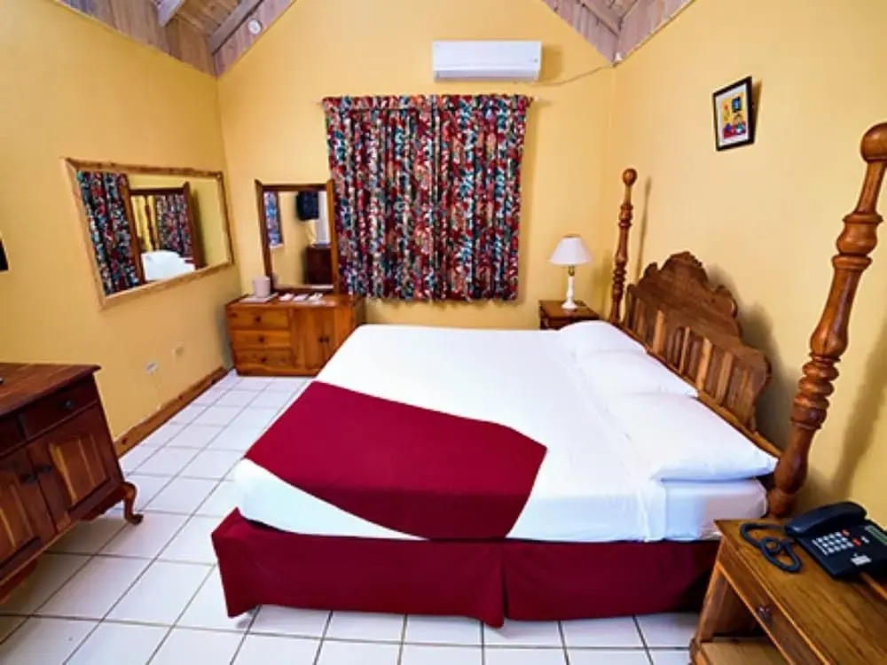 Treasure Beach Inn and Bar
