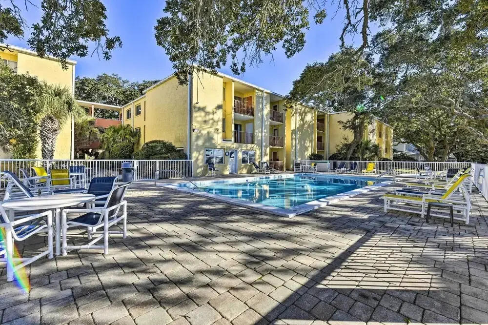 Waterfront Community w/ Perks: Mary Esther Condo