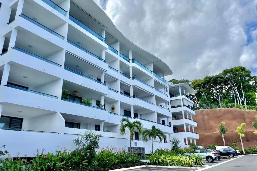 Mititai condo sea view & pool the quiet place near the airport