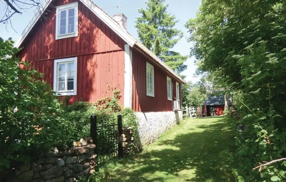 Nice Home In Borgholm With Kitchen