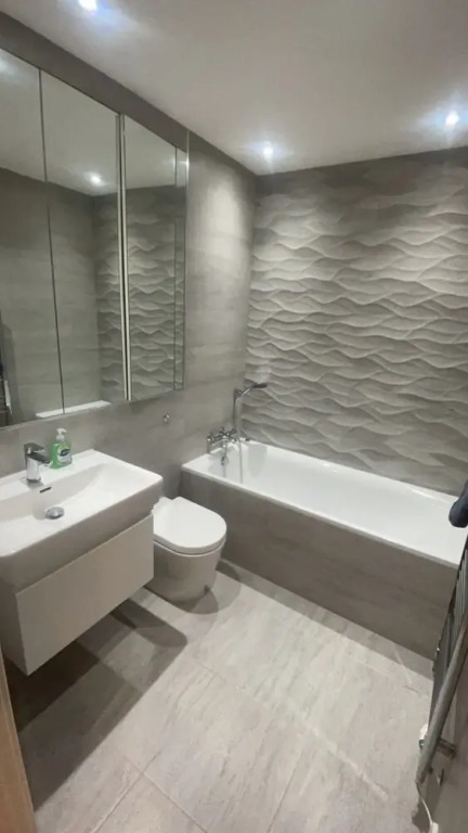 Impeccable 2 Bed 2 Bath Penthouse