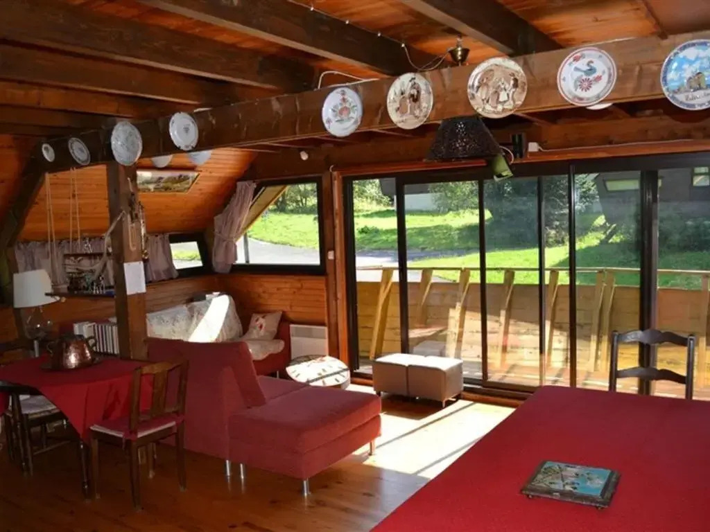 Mont-Dore: Chalet 3 chambres, parking, terrasse, proche pistes - FR-1-415-57